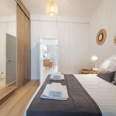 Apartment Le Sepulcre - Quartier Historique - 600m De La Place De La Comedie - Climatisation *