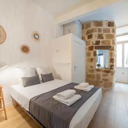 Apartment Le Sepulcre - Quartier Historique - 600m De La Place De La Comedie - Climatisation